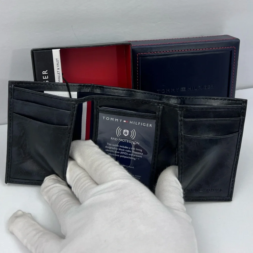 TOMMY HILFIGER, BLACK LEATHER, VALET ALSO LEATHER, TRI FOLD, RFID PROTECTION - Picture 9 of 16